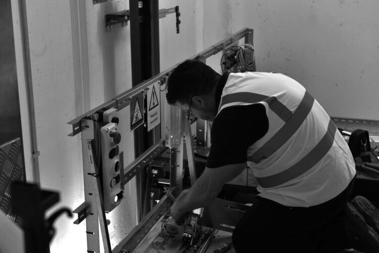 Servicing Lifts title image